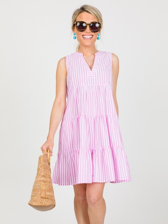 Vineyard Vines Dresses & Skirts - Vineyard Vines Tiered Seersucker Dress. Size Large
